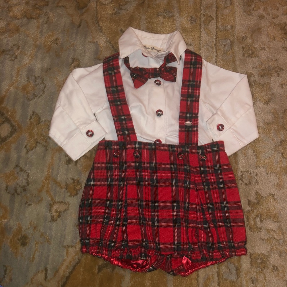 Piccola Speranza Plaid Suspender Short Set